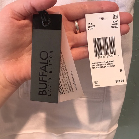 Buffalo Women’s White Denim Jean Shorts - Picture 3 of 4